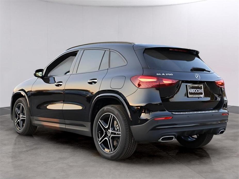 new 2025 Mercedes-Benz GLA 250 car, priced at $52,125