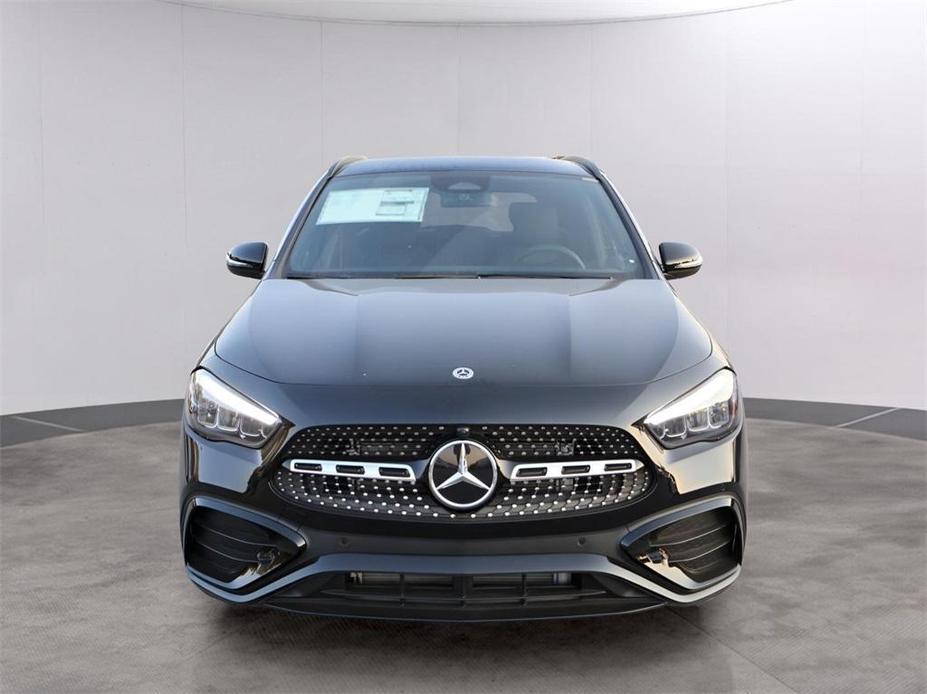 new 2025 Mercedes-Benz GLA 250 car, priced at $52,125