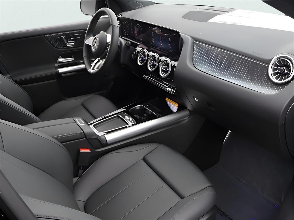 new 2025 Mercedes-Benz GLA 250 car, priced at $47,295