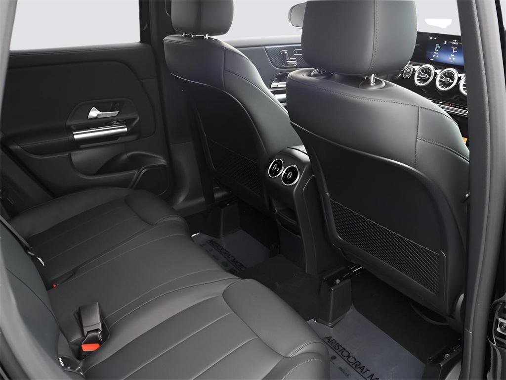 new 2025 Mercedes-Benz GLA 250 car, priced at $47,295