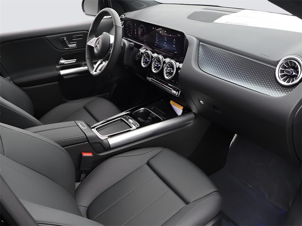 new 2025 Mercedes-Benz GLA 250 car, priced at $47,295