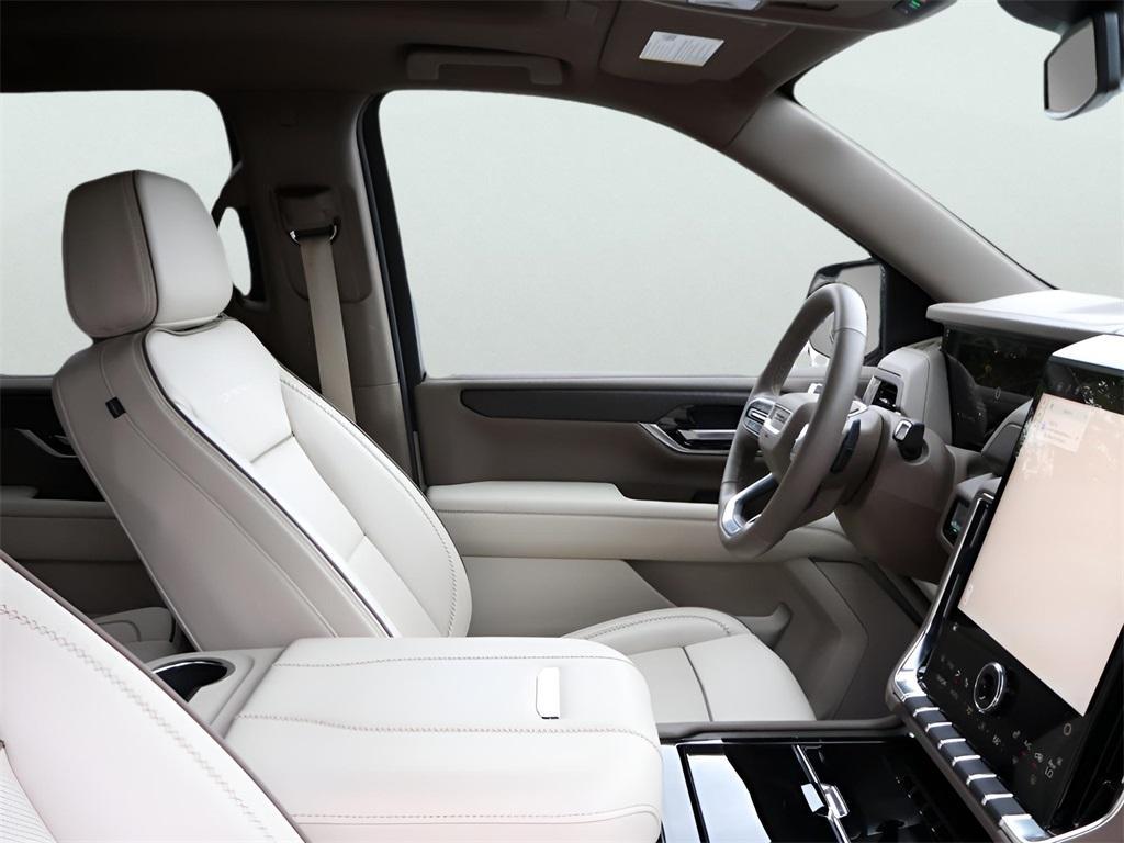 used 2025 GMC Yukon car, priced at $81,977