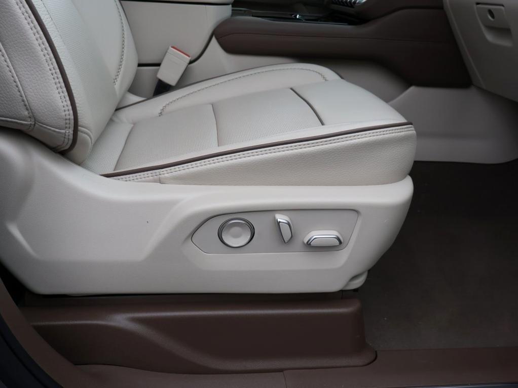 used 2025 GMC Yukon car, priced at $81,977