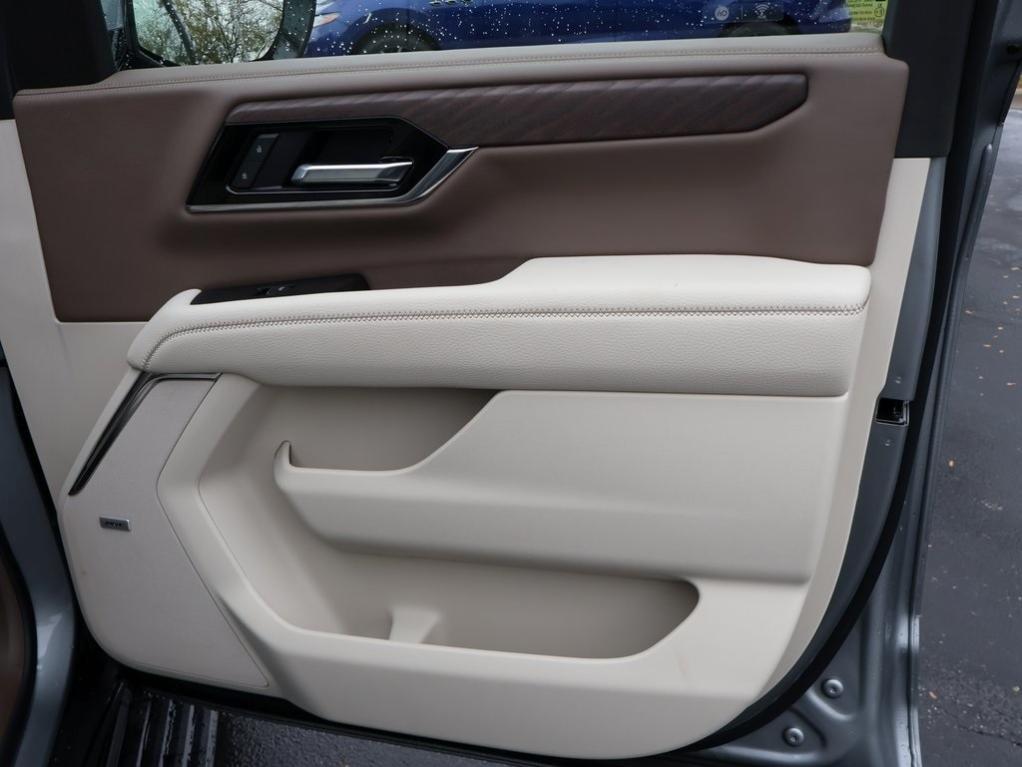 used 2025 GMC Yukon car, priced at $81,977