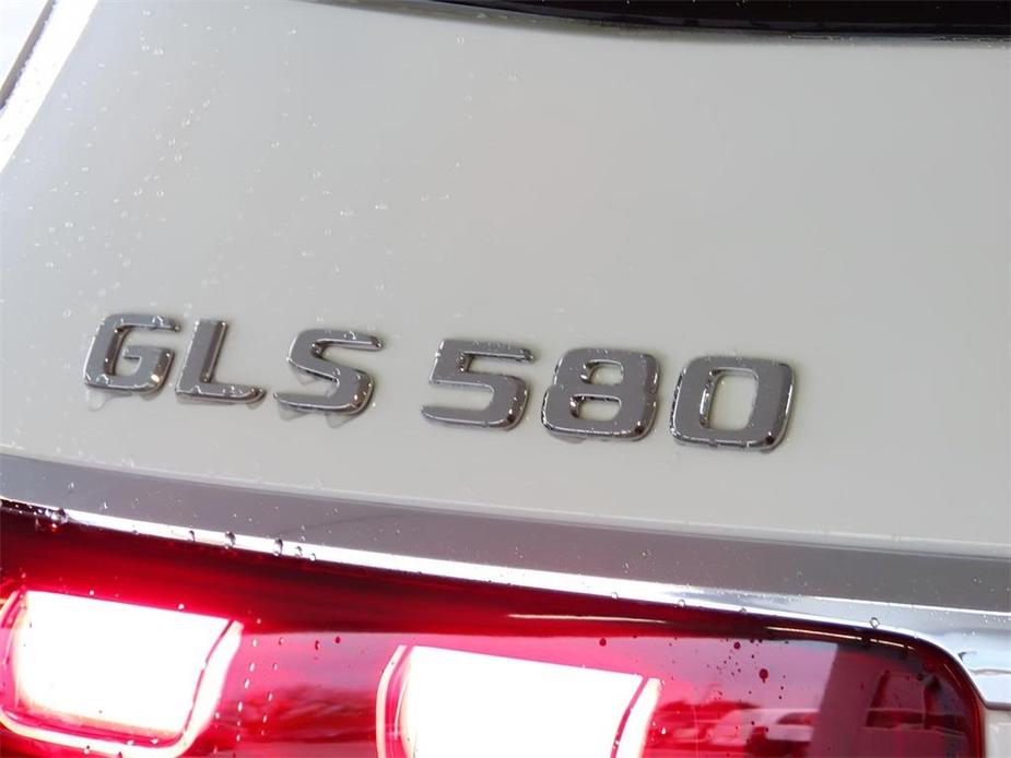 new 2025 Mercedes-Benz GLS 580 car, priced at $139,610