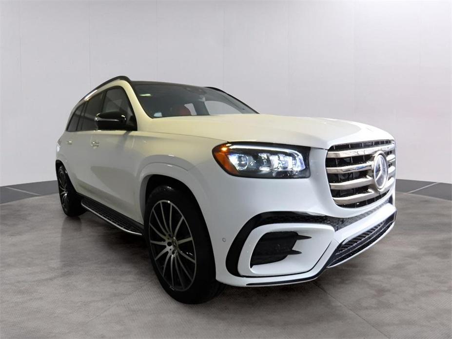 new 2025 Mercedes-Benz GLS 580 car, priced at $139,610