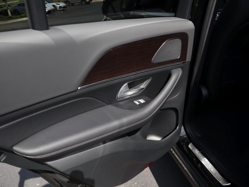 new 2025 Mercedes-Benz GLE 450e car, priced at $77,940