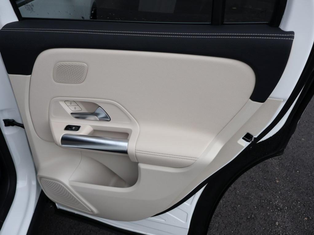 new 2025 Mercedes-Benz GLA 250 car, priced at $50,600