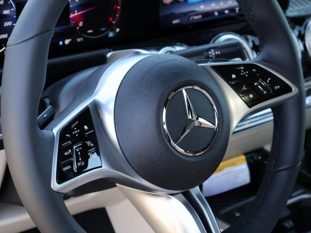new 2025 Mercedes-Benz GLB 250 car, priced at $52,115
