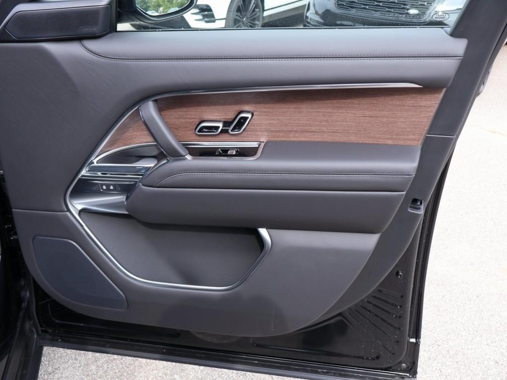 new 2025 Land Rover Range Rover car, priced at $131,435