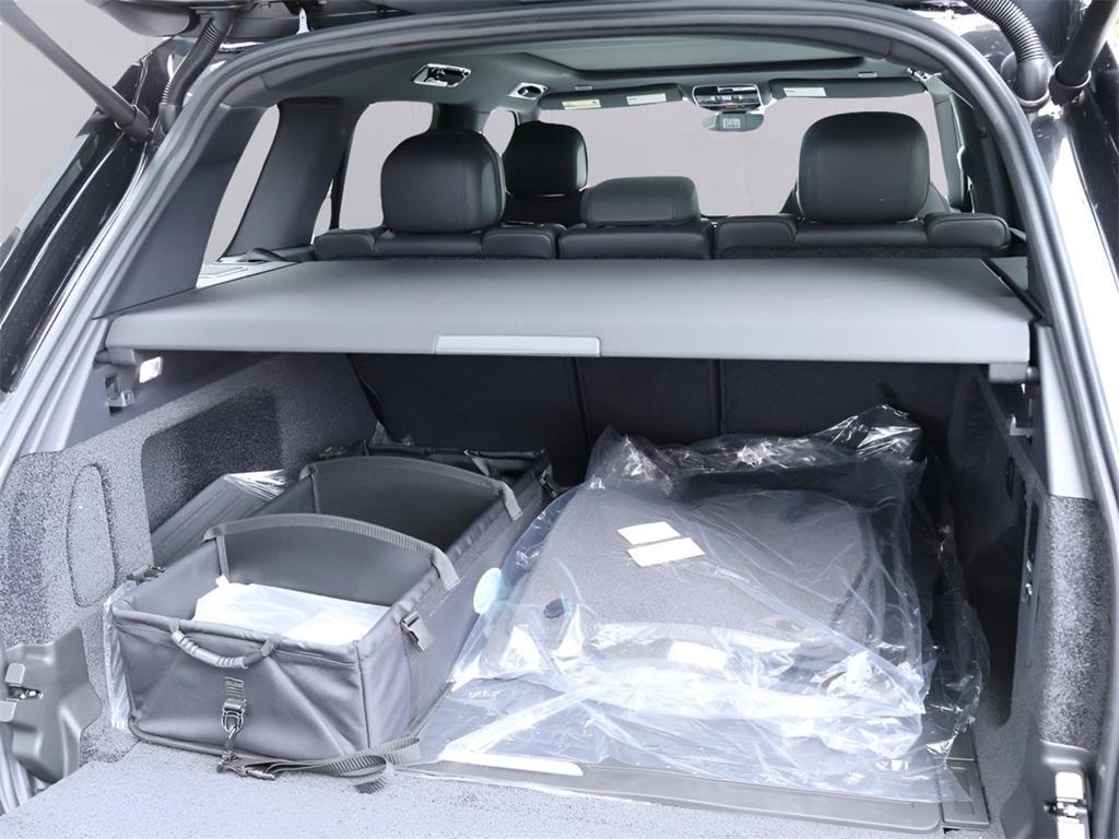 new 2025 Land Rover Range Rover car, priced at $131,435