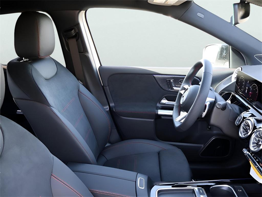 new 2025 Mercedes-Benz GLA 250 car, priced at $51,655