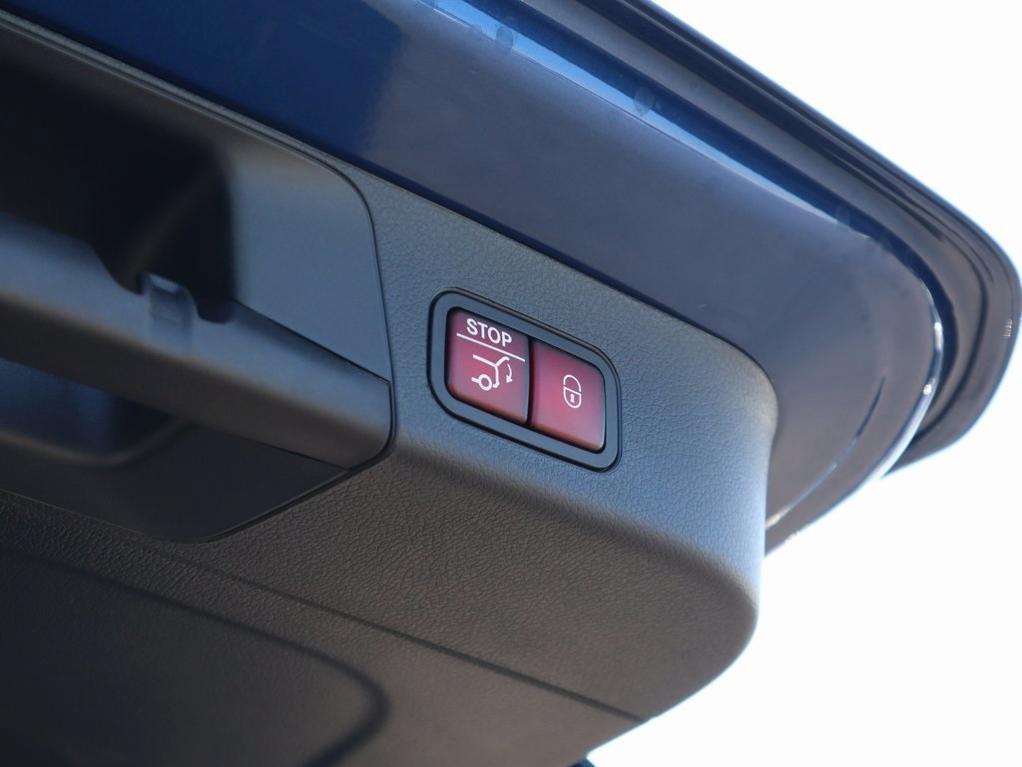 new 2026 Mercedes-Benz GLB 250 car, priced at $57,880