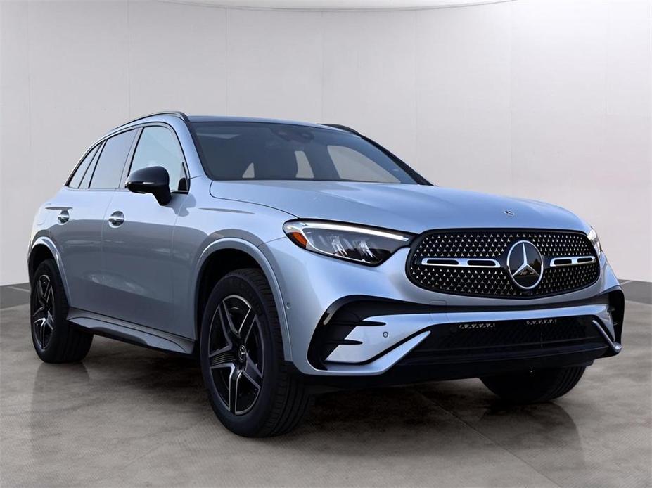 new 2025 Mercedes-Benz GLC 300 car, priced at $64,215