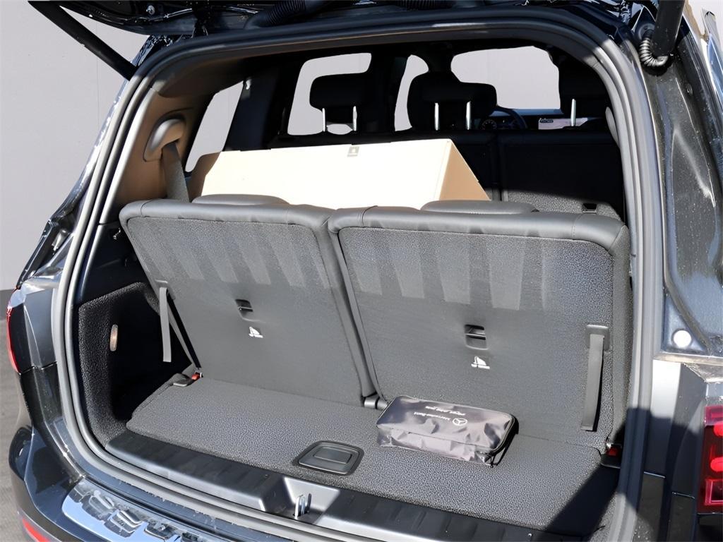 new 2025 Mercedes-Benz GLB 250 car, priced at $57,085