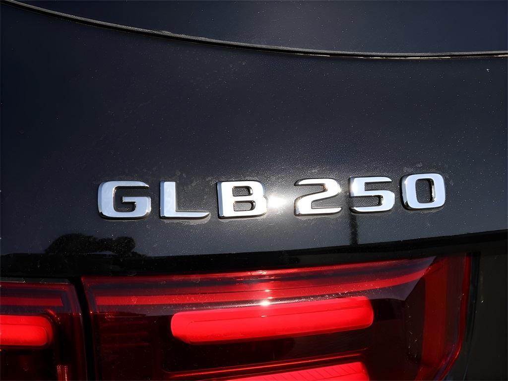 new 2025 Mercedes-Benz GLB 250 car, priced at $57,085