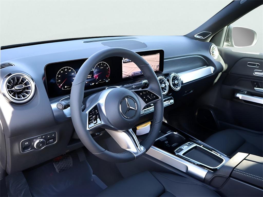 new 2025 Mercedes-Benz GLB 250 car, priced at $57,085