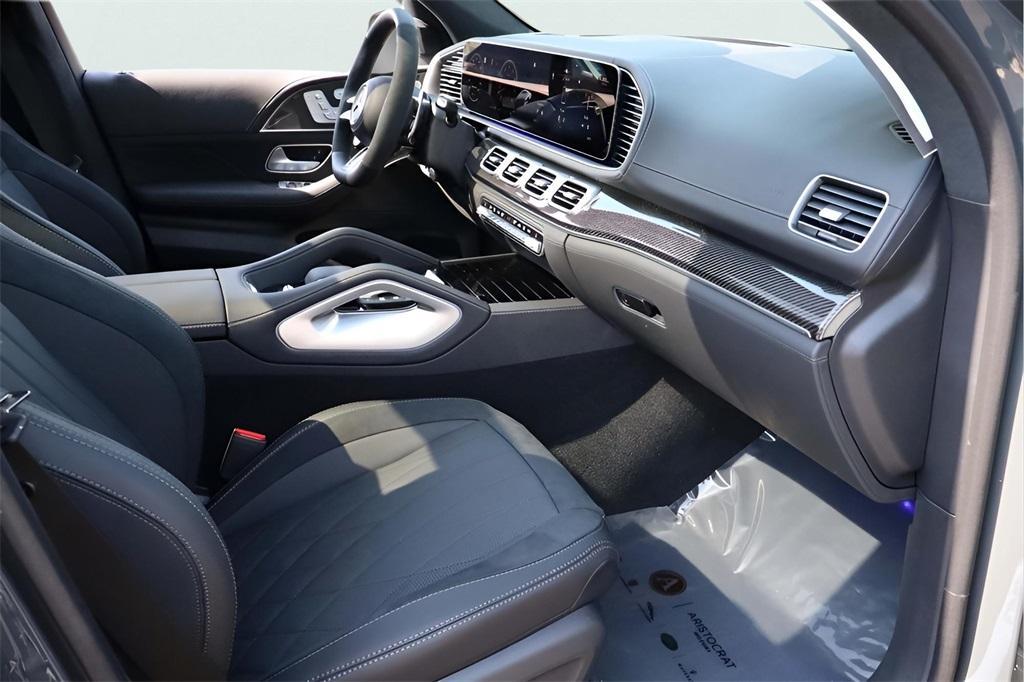 new 2025 Mercedes-Benz AMG GLE 63 car, priced at $152,070