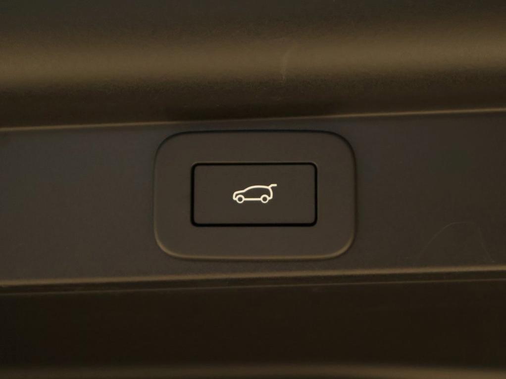 new 2025 Land Rover Range Rover car, priced at $183,005