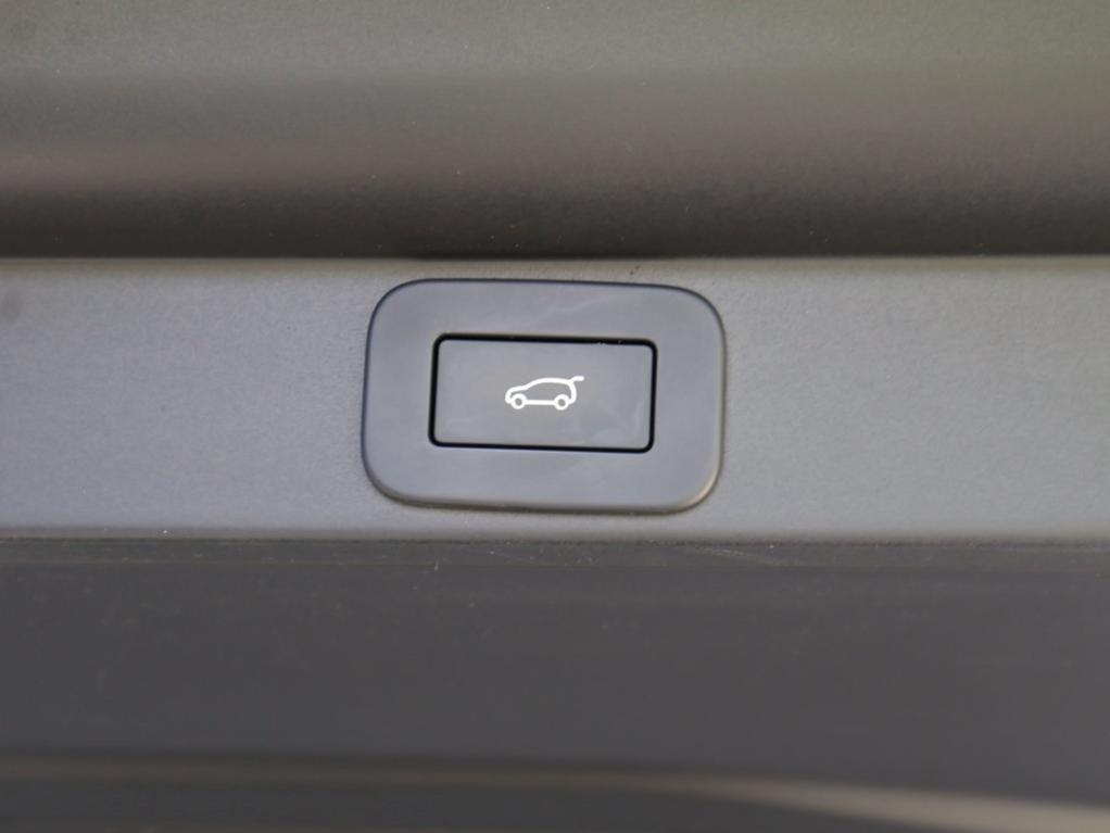 used 2024 Land Rover Range Rover car, priced at $153,777
