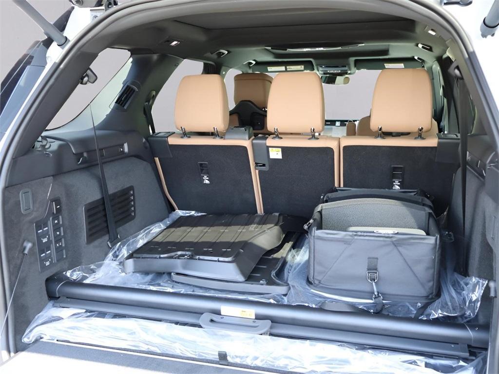 new 2025 Land Rover Discovery car, priced at $77,003
