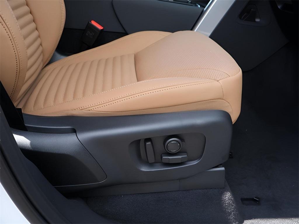 new 2025 Land Rover Discovery car, priced at $77,003