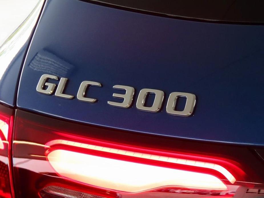 new 2025 Mercedes-Benz GLC 300 car, priced at $58,565