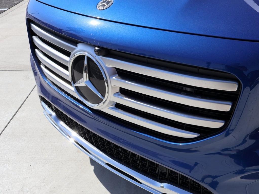 new 2025 Mercedes-Benz GLB 250 car, priced at $54,240