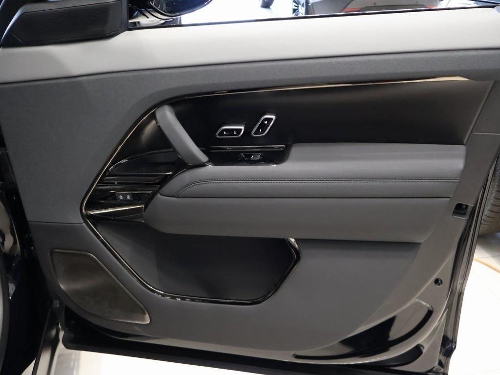 new 2025 Land Rover Range Rover Sport car, priced at $187,725