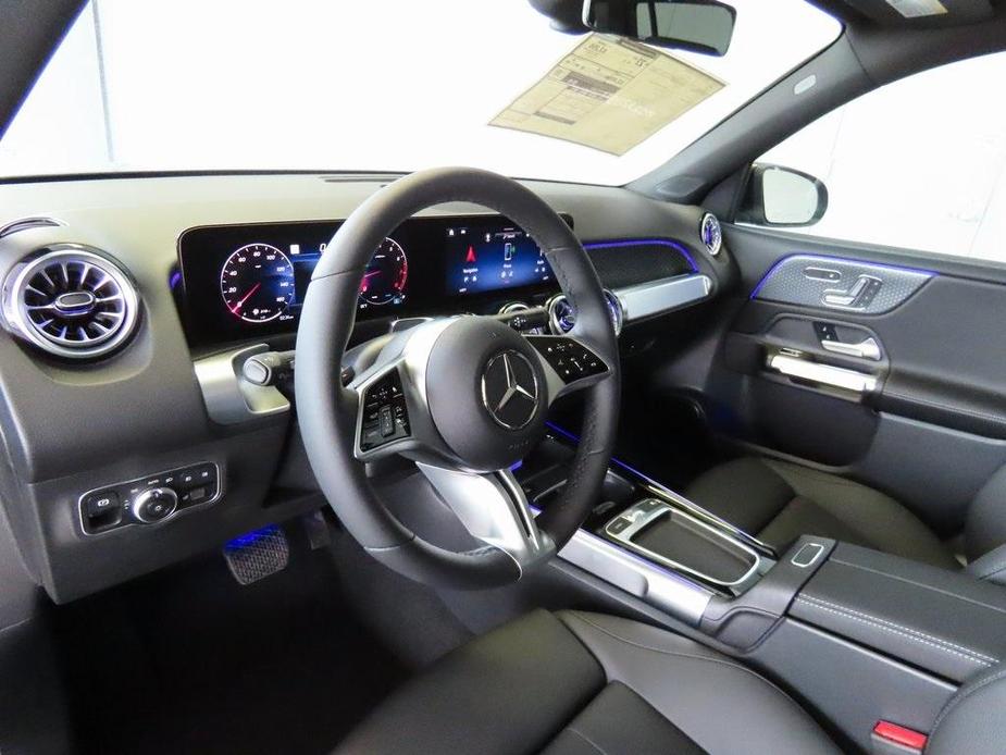 new 2024 Mercedes-Benz GLB 250 car, priced at $53,215