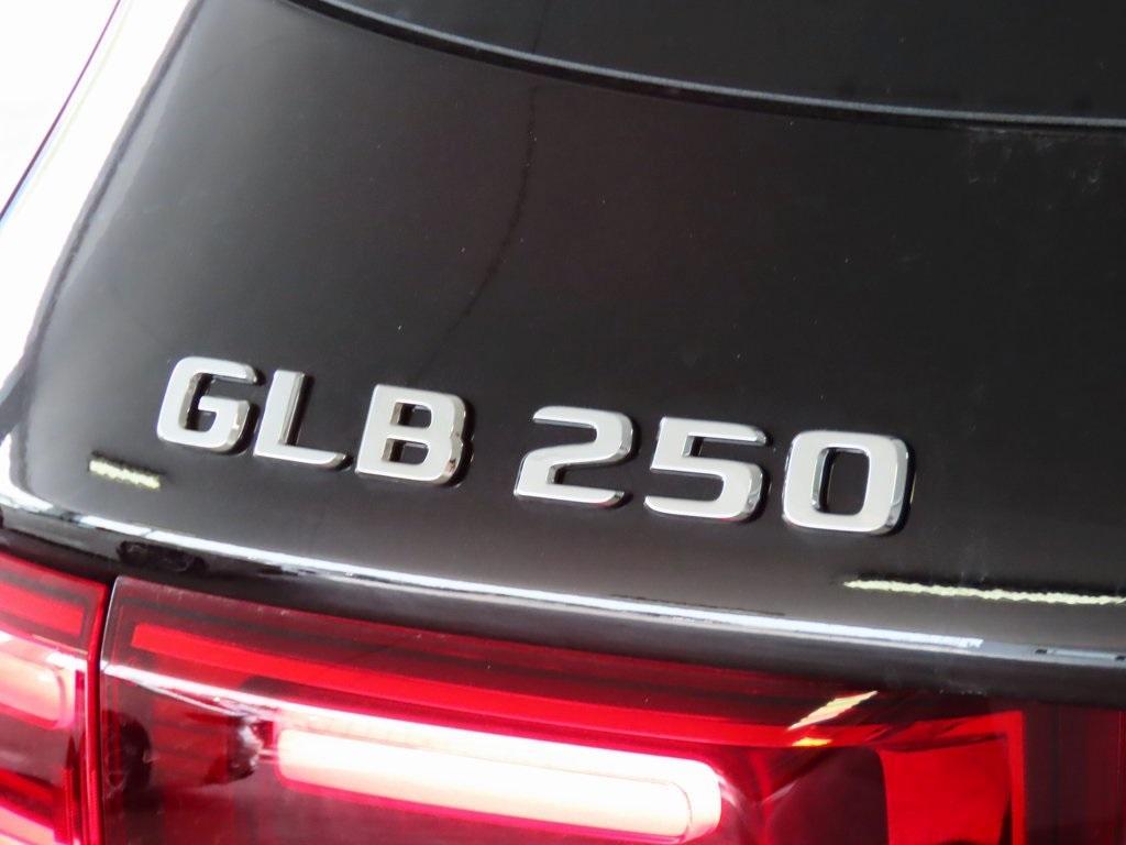 new 2024 Mercedes-Benz GLB 250 car, priced at $53,215