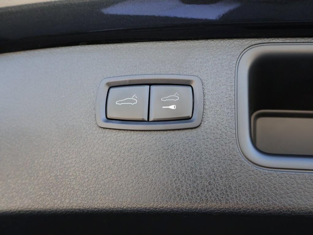 used 2022 Porsche Macan car, priced at $64,577