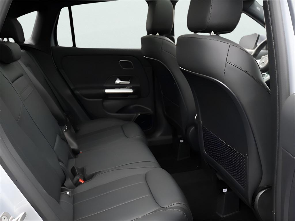 new 2025 Mercedes-Benz GLA 250 car, priced at $53,250