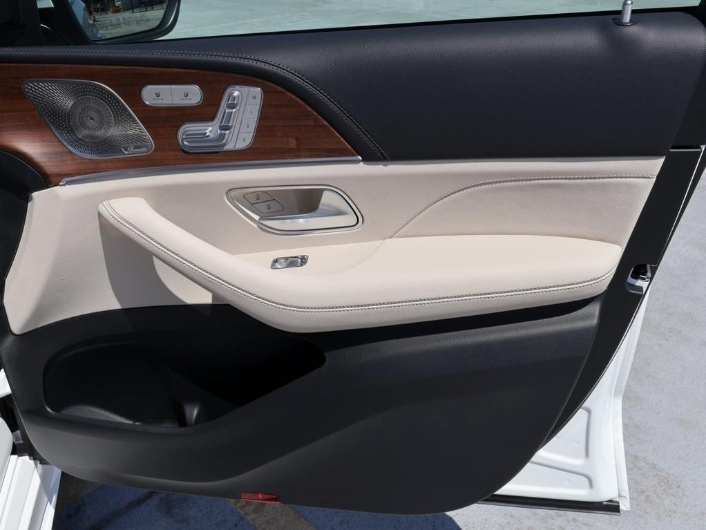 new 2026 Mercedes-Benz GLE 580 car, priced at $96,375