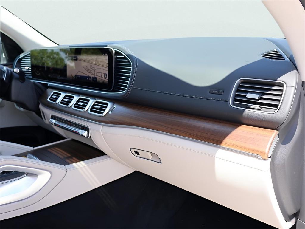 new 2026 Mercedes-Benz GLE 580 car, priced at $96,375