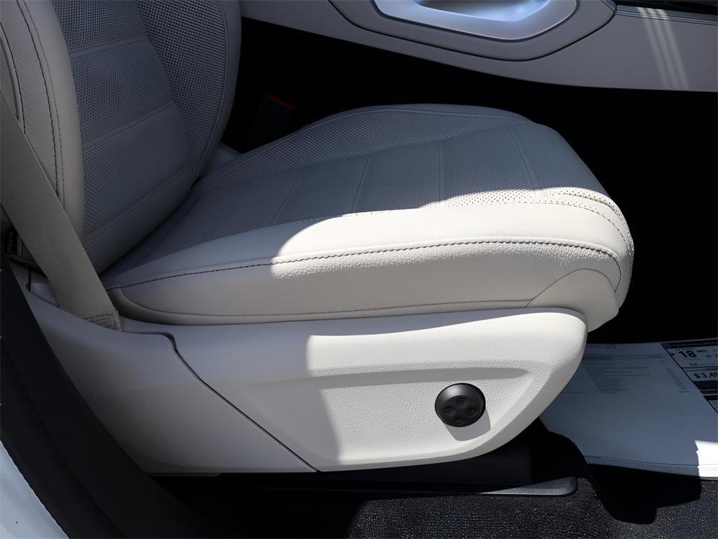 new 2026 Mercedes-Benz GLE 580 car, priced at $96,375