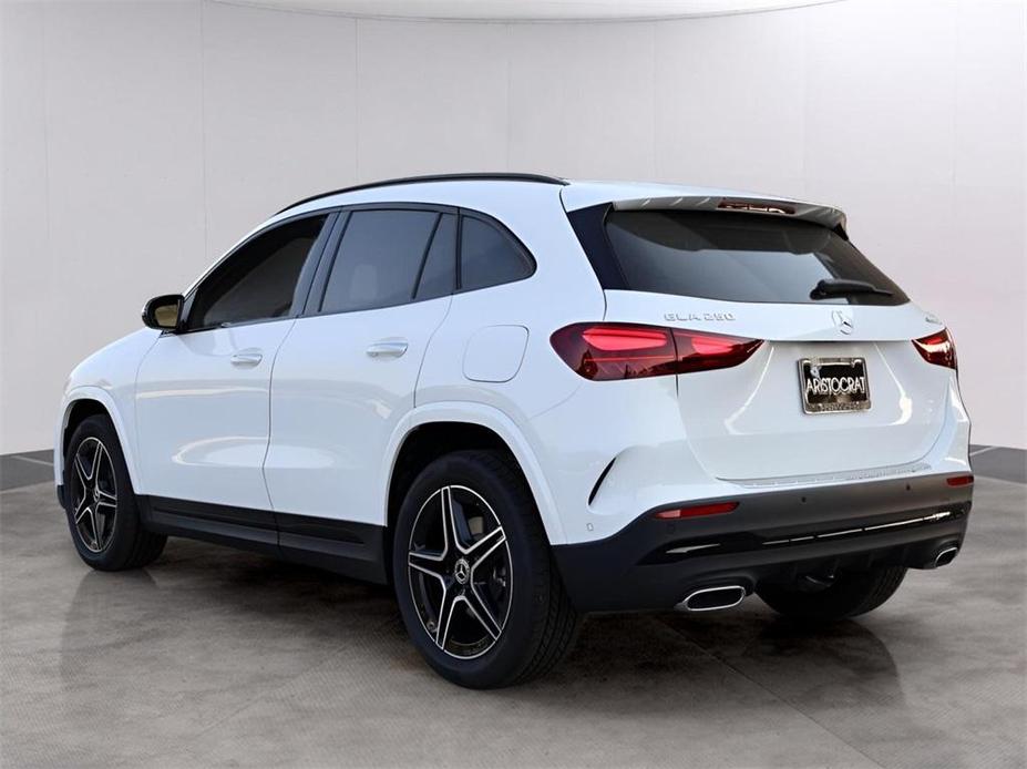 new 2025 Mercedes-Benz GLA 250 car, priced at $52,125