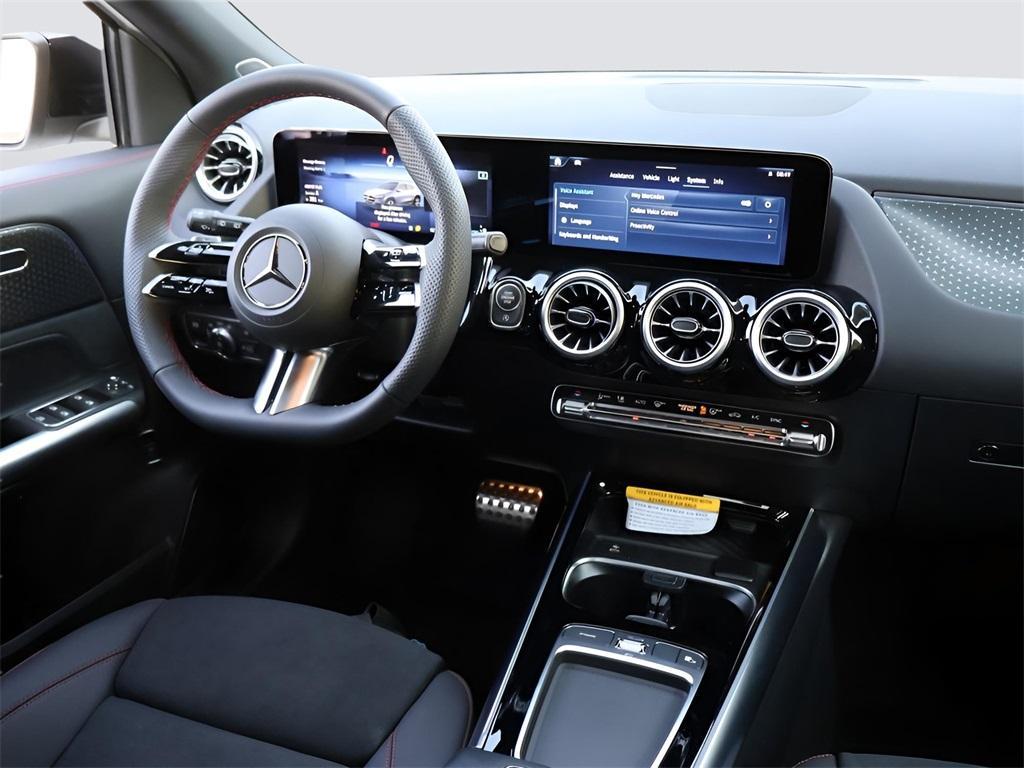 new 2025 Mercedes-Benz GLA 250 car, priced at $52,125