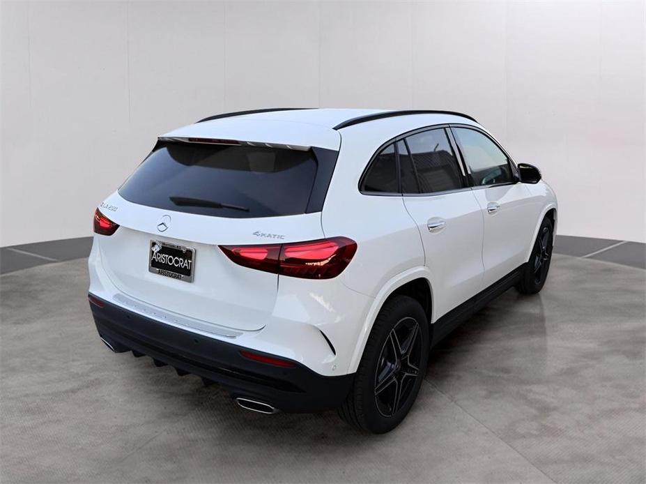 new 2025 Mercedes-Benz GLA 250 car, priced at $52,125