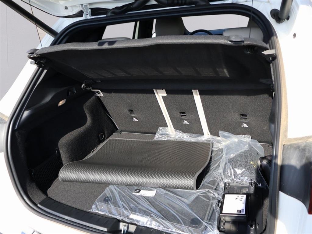 new 2025 Mercedes-Benz GLA 250 car, priced at $47,295