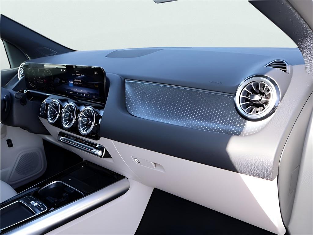 new 2025 Mercedes-Benz GLA 250 car, priced at $47,295