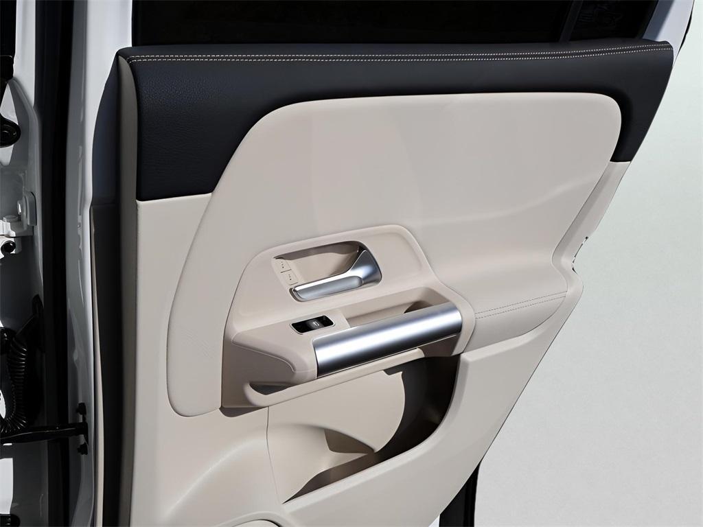 new 2025 Mercedes-Benz GLA 250 car, priced at $47,295