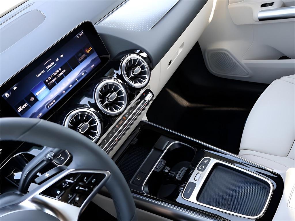 new 2025 Mercedes-Benz GLA 250 car, priced at $47,295