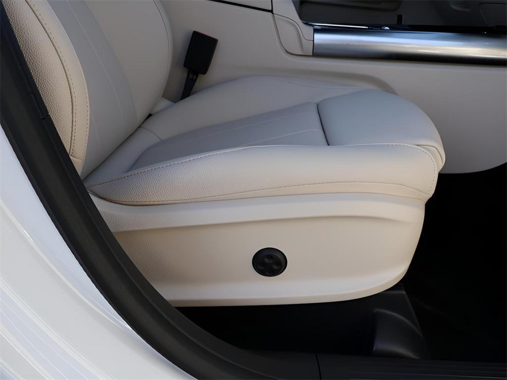 new 2025 Mercedes-Benz GLA 250 car, priced at $47,295