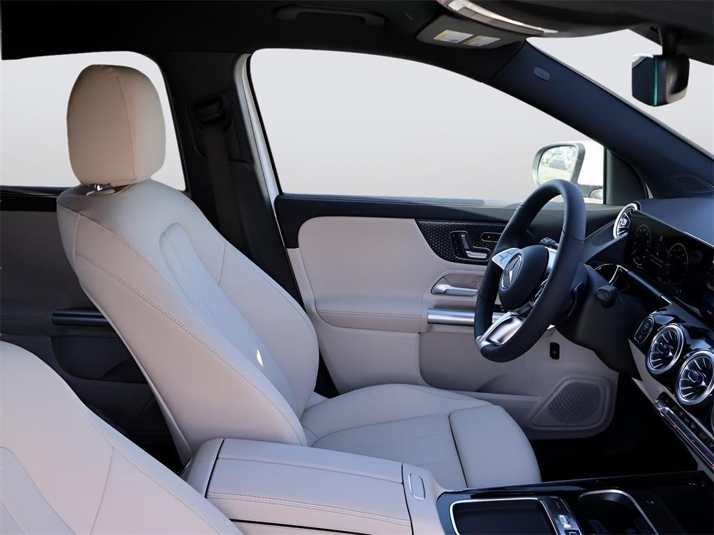 new 2025 Mercedes-Benz GLA 250 car, priced at $47,295