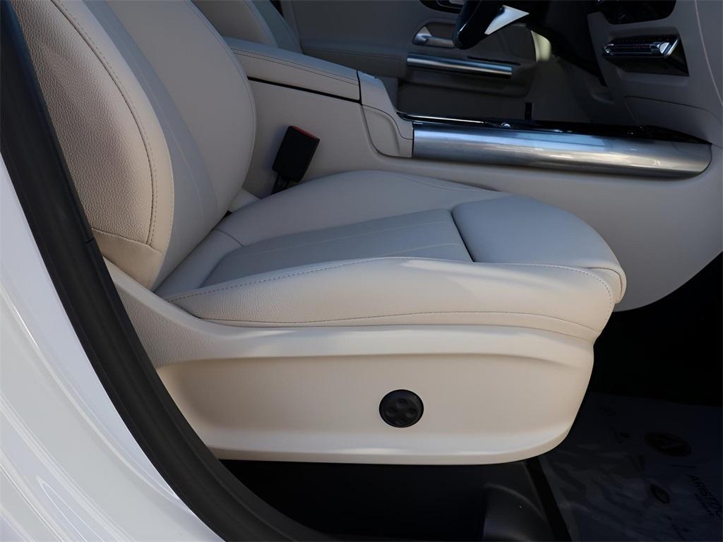 new 2026 Mercedes-Benz GLA 250 car, priced at $49,285