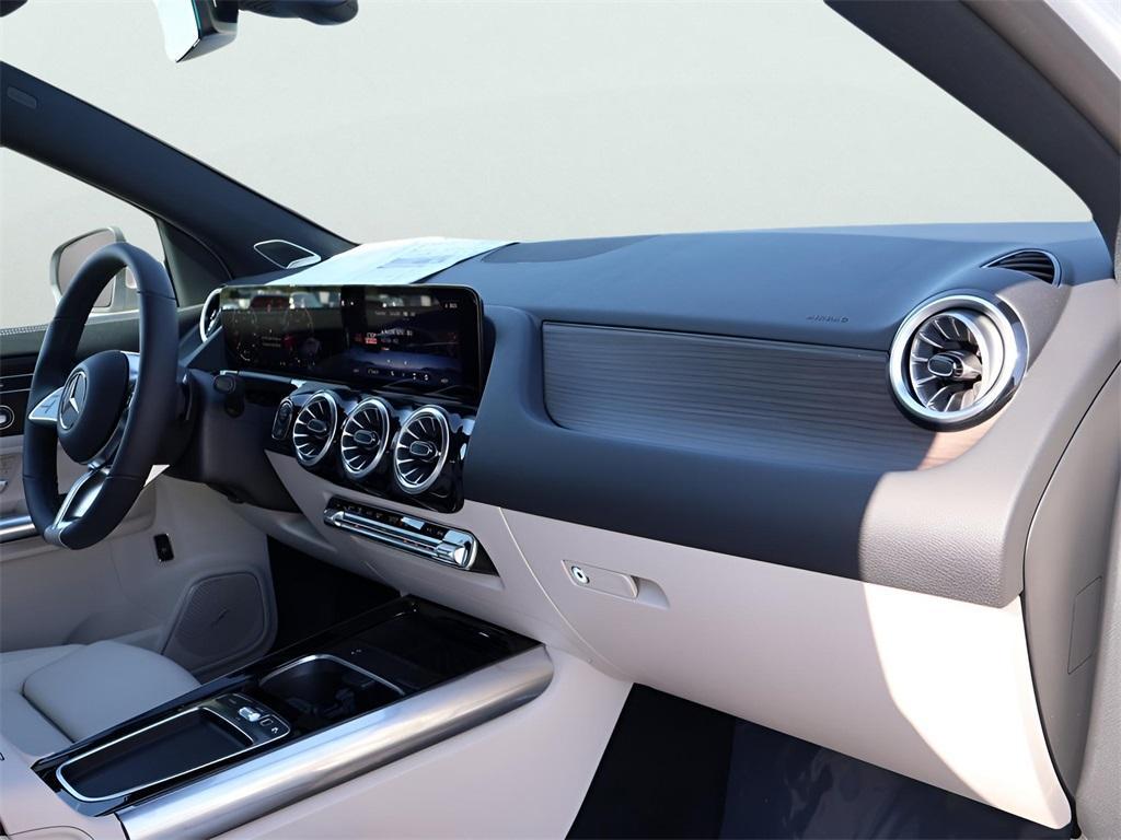 new 2026 Mercedes-Benz GLA 250 car, priced at $49,285