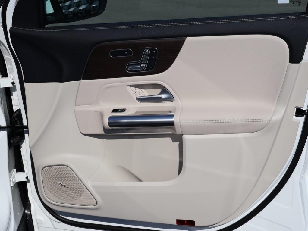 new 2026 Mercedes-Benz GLA 250 car, priced at $49,285