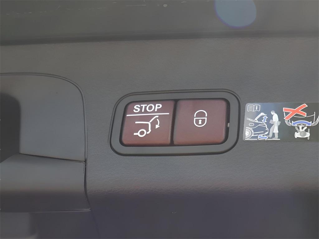 new 2025 Mercedes-Benz GLS 580 car, priced at $134,660