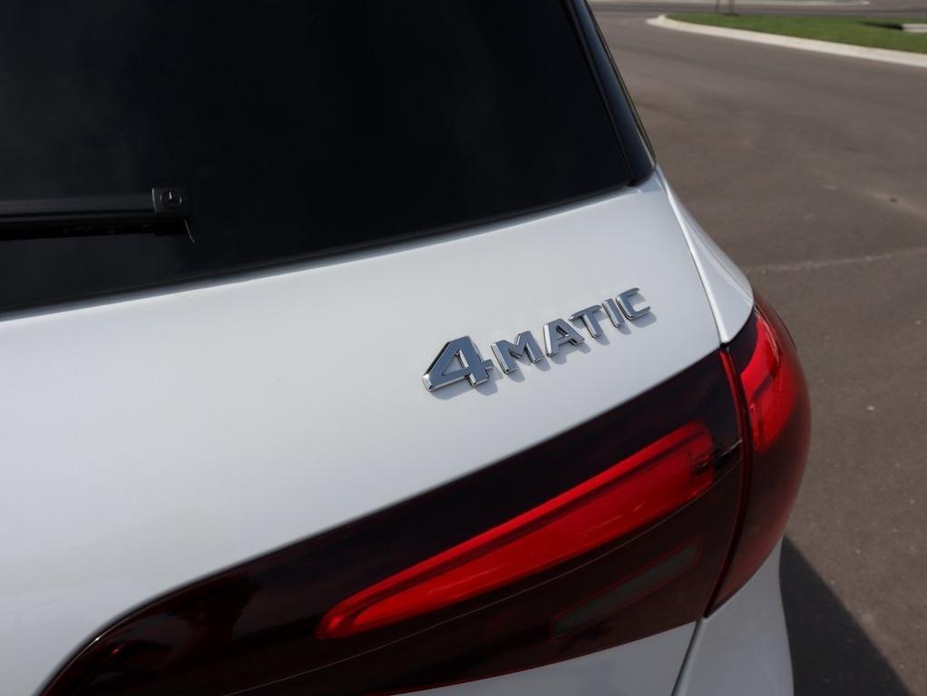 new 2026 Mercedes-Benz GLE 450 car, priced at $84,825